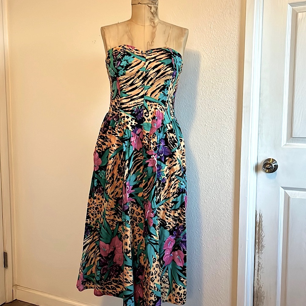 Vintage 1980s 1990s Cat Print Floral Strapless Bustier Smocked Midi Party Dress